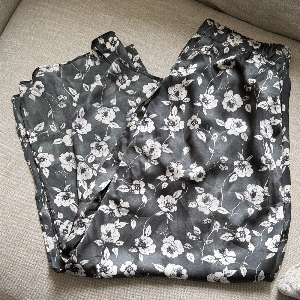 Raconteur Silky split leg pants NWT (Large, Petite.)